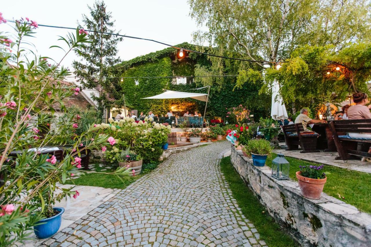 Oleander Romantik Zimmer Hotel Trausdorf an der Wulka Exterior foto